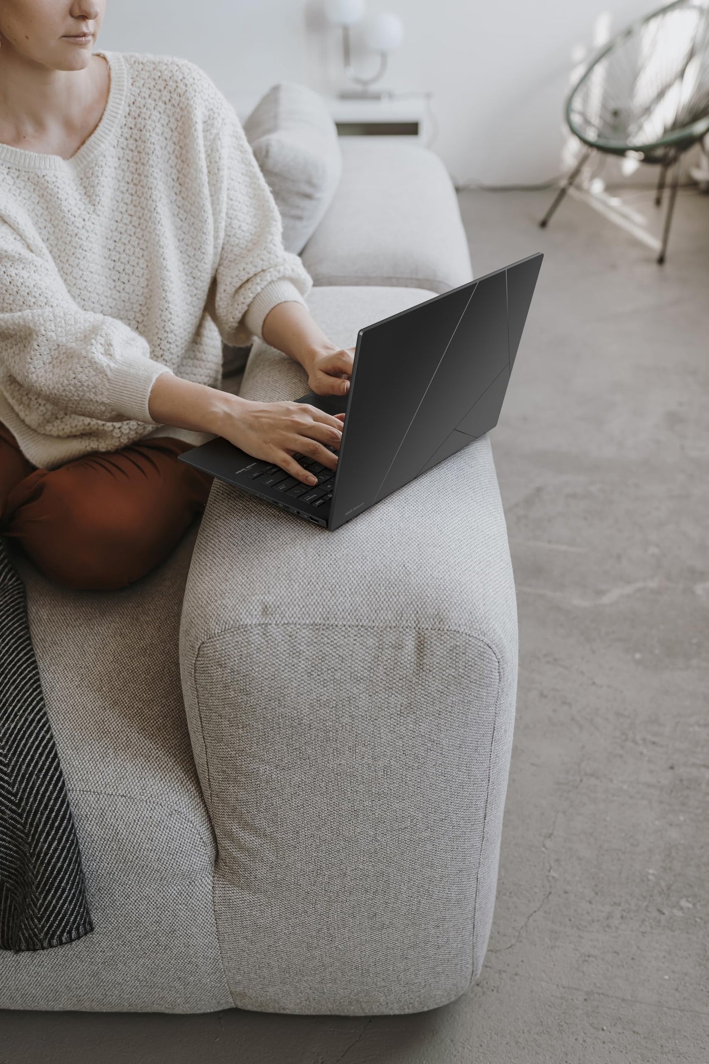 ASUS Zenbook 14 OLED Laptop | 14" Full-HD 16:10 OLED Display | AMD Ryzen 7 8840HS | 16 GB RAM | 1 TB SSD | AMD Radeon | Windows 11 | QWERTZ Tastatur | Jade Black