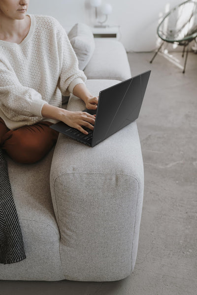 ASUS Zenbook 14 OLED Laptop | 14" Full-HD 16:10 OLED Display | AMD Ryzen 7 8840HS | 16 GB RAM | 1 TB SSD | AMD Radeon | Windows 11 | QWERTZ Tastatur | Jade Black