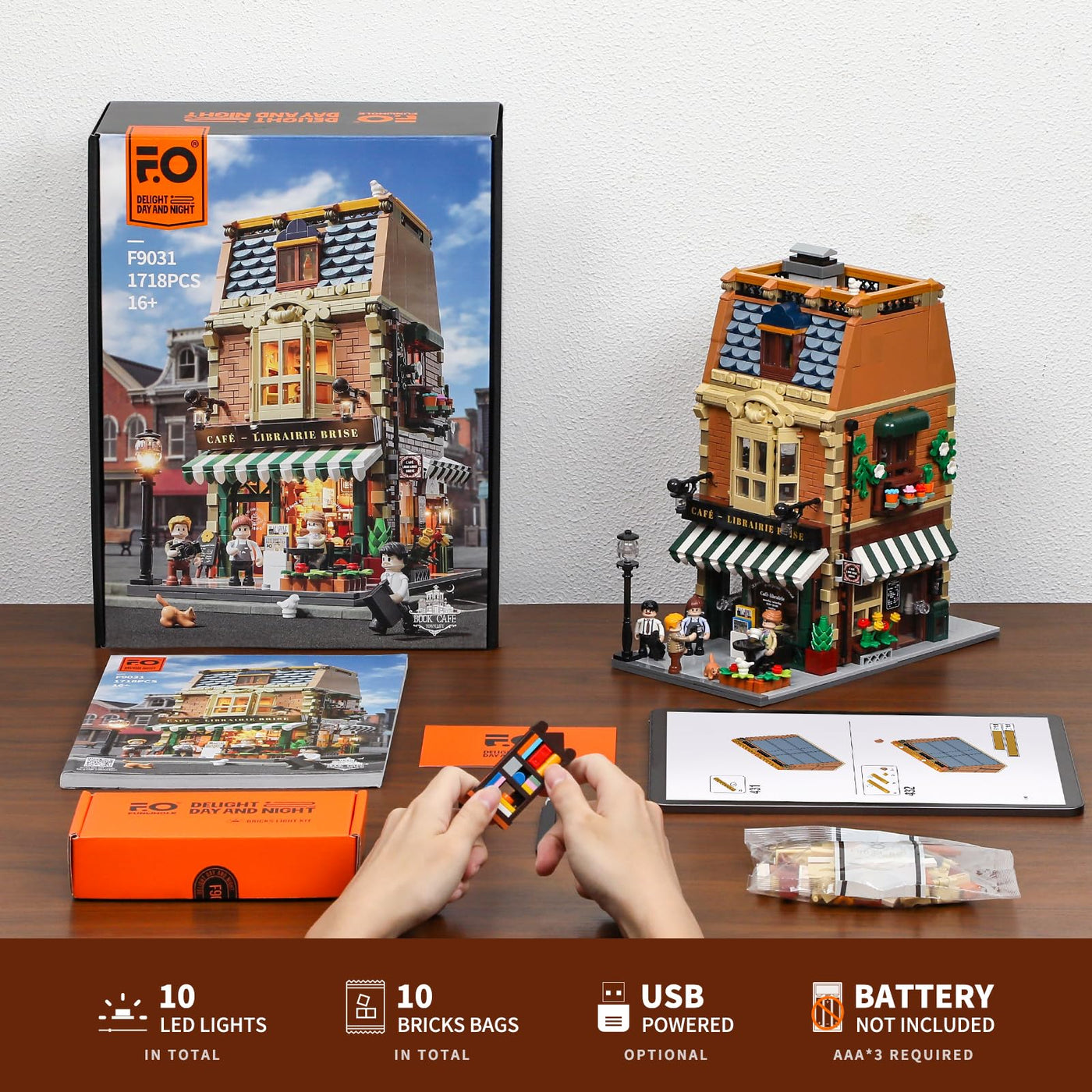 Funwhole Buchcafé Beleuchtetes Baukasten Set - Stadtkaffeehaus LED Licht Modularer BAU Modellsets 1718 Stücke für Erwachsene und Jugendliche
