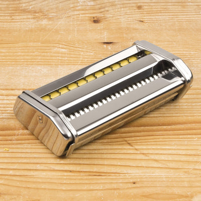 Girmi IM91 Elektrische Nudelmaschine, 90 W, 5 Pastaformen, 2 Geschwindigkeitsstufen + Pulse-Funktion, 9 Dicken-Einstellungen, Edelstahlgehäuse, 2 austauschbare Zubehörteile