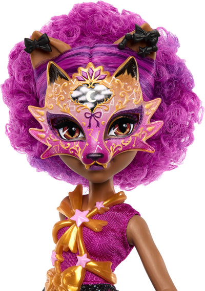 Monster High Buried-Secrets-Puppen und Accessoires, Cozy-Creepover-Thema mit geheimnisvoller Puppe und 5 Überraschungen beim Auspacken (Figuren können variieren), HYV64