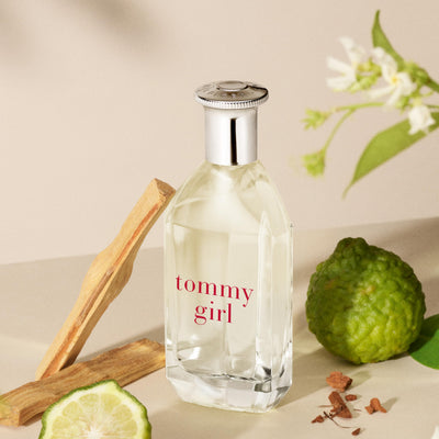 Tommy Hilfiger – Tommy Girl Eau de Toilette 100 ml – Parfüm Damen – Frischer blumiger Duft mit fruchtigen Noten – Transparenter Glasflakon