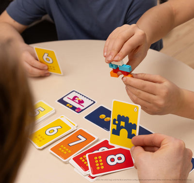 Asmodee Brick Like This! Das offizielle Lego-Partyspiel - Schnelles, lustiges Bauspiel für Familien, Kinder, Jugendliche und Erwachsene – 15 Minuten, für 2-8 Spieler ab 7 Jahren, Deutsch Version