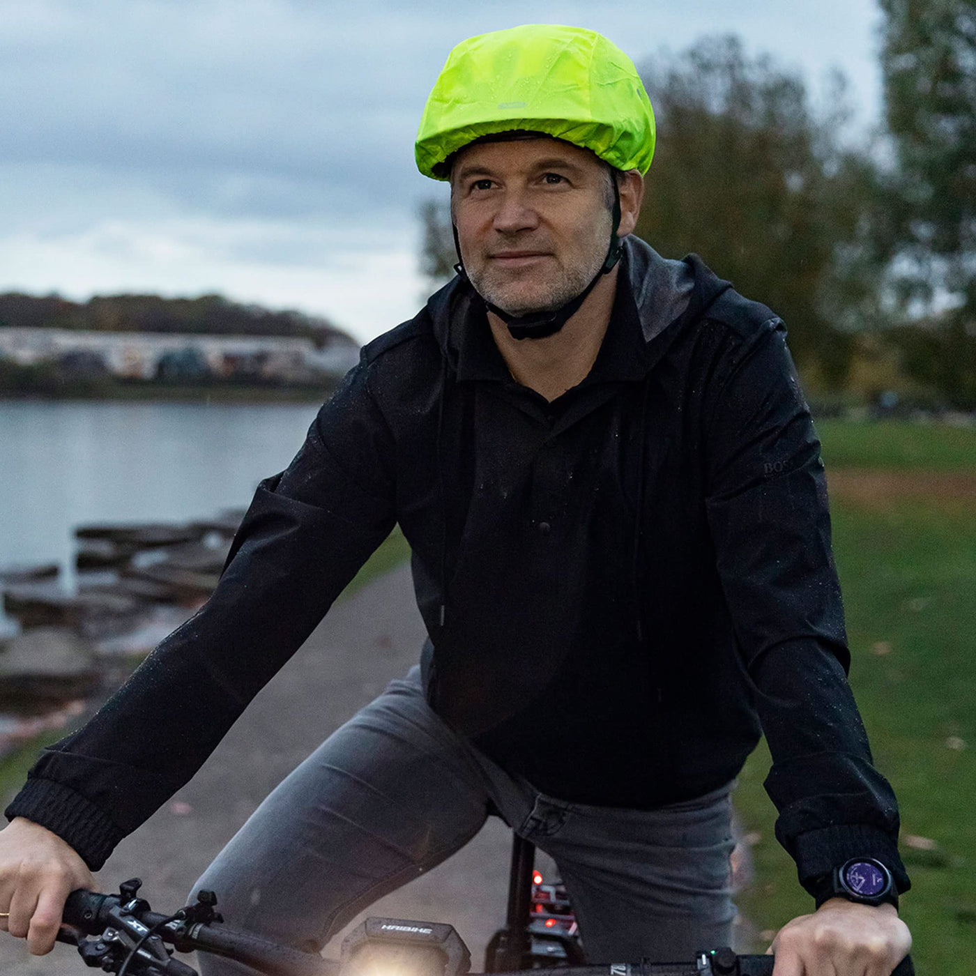 ABUS Regenkappe für Helme - Regenschutz mit dekorativen Reflektoren und Gummizug - wasserabweisend – Gelb
