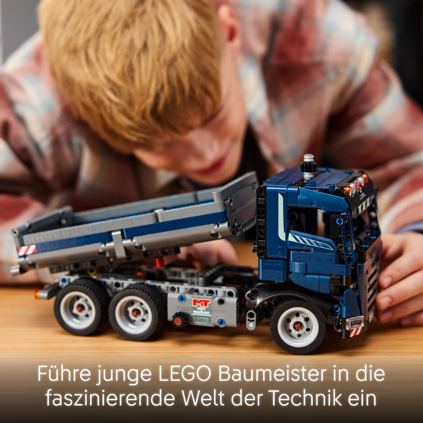 LEGO Technic Kipplaster Spielzeug mit Lenkung und beweglicher Kippmulde - blaues Baufahrzeug - Geschenkidee zum Geburtstag oder für die Feiertage - Bauset für Jungen und Mädchen ab 9 Jahren 42203