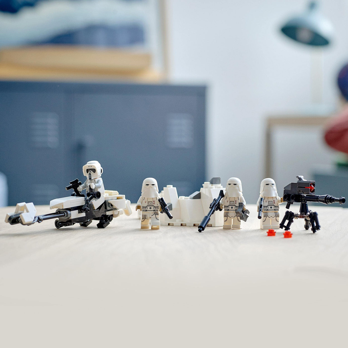 LEGO 75320 Star Wars Snowtrooper Battle Pack, Sammelbares Spielzeug zum Bauen für Kinder, Jungen und Mädchen ab 6 Jahren, mit 4 Figuren, Waffen und Düsenschlitten, Geschenk für Fans