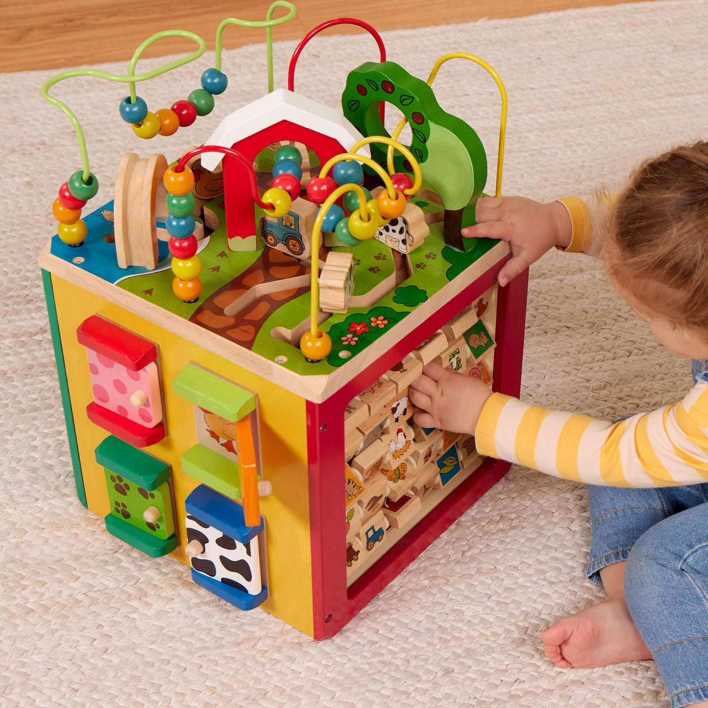 Battat Großer Motorikwürfel, Motorikspielzeug Activity Center mit Motorikschleife, Bauernhof mit Tieren, Holzspielzeug Baby Spielzeug ab 1 Jahr