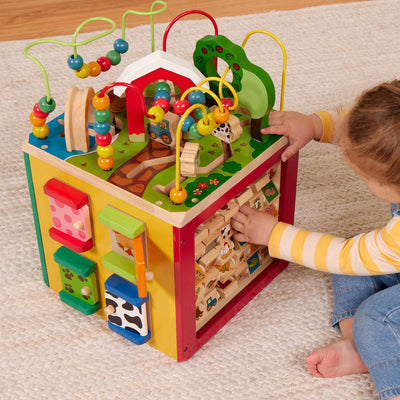 Battat Großer Motorikwürfel, Motorikspielzeug Activity Center mit Motorikschleife, Bauernhof mit Tieren, Holzspielzeug Baby Spielzeug ab 1 Jahr