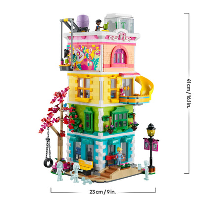 Lego Friends Heartlake City Gemeinschaftszentrum - Kreatives Spielzeug - 5-stöckiges Gebäude mit 6 Minifiguren, Einer Hundefigur und Zubehör - Geschenk für Mädchen und Jungen ab 9 Jahren - 41748