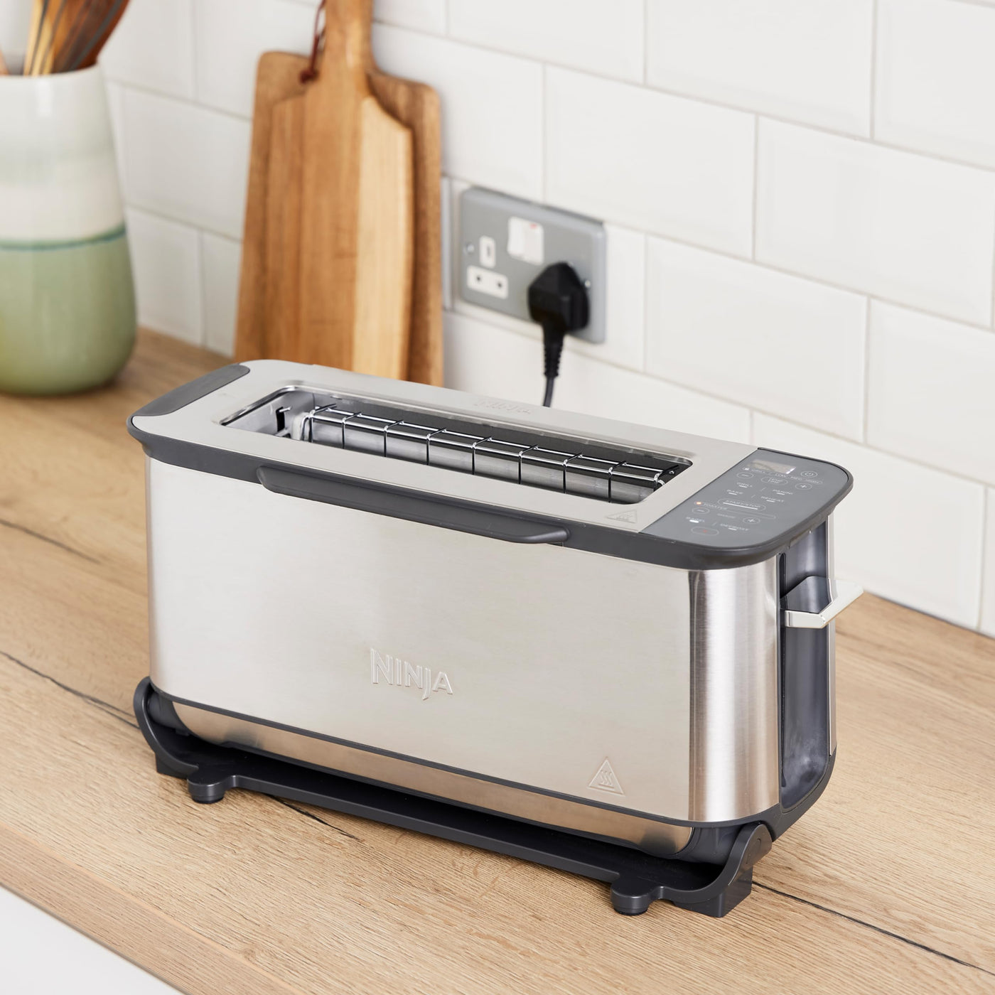 Ninja Foodi 3-in-1 Toaster, Elektrogrill mit Deckel, Panini-Presse mit Flip-Design, 7 Kochfunktionen, 7 Toastlinien, Backblech und Krümelschale, Edelstahl, ST202EU