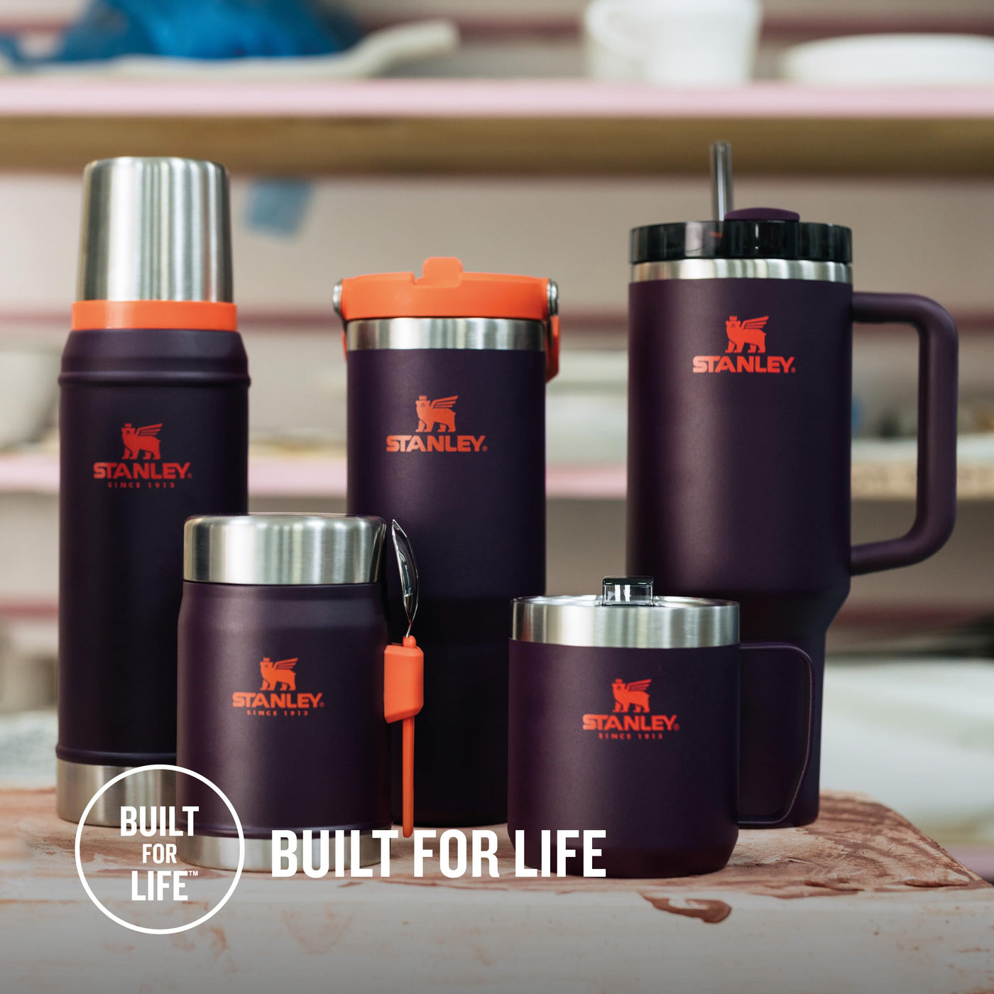 Stanley Quencher H2.0 FlowState Trinkflasche mit Strohhalm 1.18 - Thermobecher Kühlt 11 Stunden - 48 Stunden Eisgekühlt - Spülmaschinenfest - Thermosflasche BPA Frei - Kaffeebecher To Go - Plum