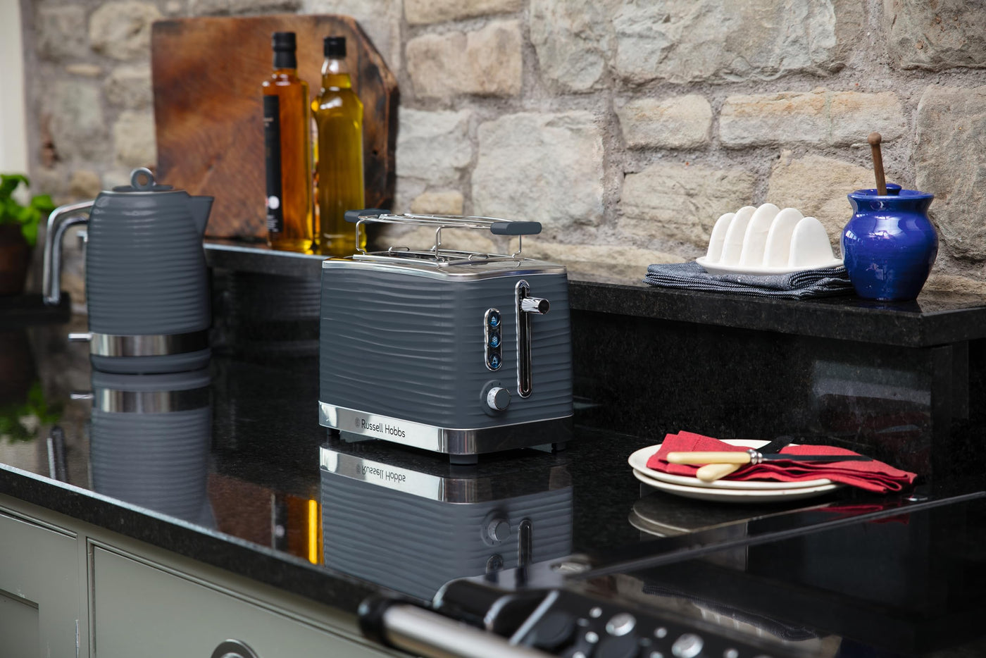 Russell Hobbs Toaster [für 2 Scheiben] Inspire Grau mit hochwertiger Hochglanz-Struktur (extra breite Toastschlitze, inkl. Brötchenaufsatz, 6 Bräunungsstufen + Auftau- & Aufwärmfunktion) 24373-56
