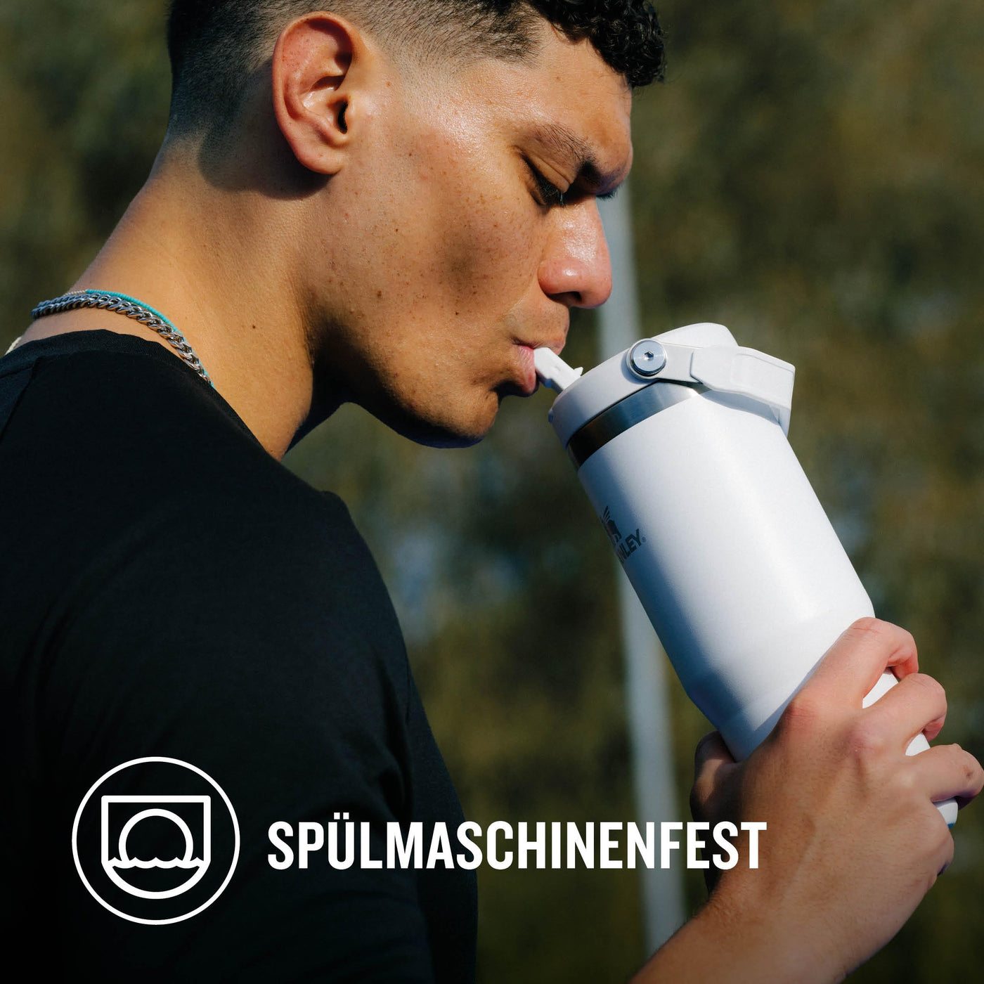 Stanley IceFlow Flip Straw Trinkflasche mit Strohhalm 0.89L - Thermosflasche Hält 12+ Stunden Kalt - Auslaufsicher - Trinkflasche Sport - Wasserflasche BPA Frei - Spülmaschinenfest - Frost