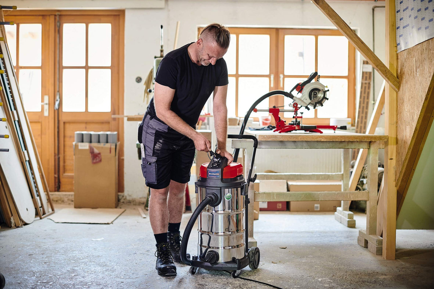 Einhell Nass-Trockensauger TE-VC 2340 SA (1200 W, 40 l rostfreier Edelstahlbehälter, Blasanschluss, Zubehör-/Kabelhalterung, inkl. 3 m Plastikschlauch, Kombidüse, div. Filter)