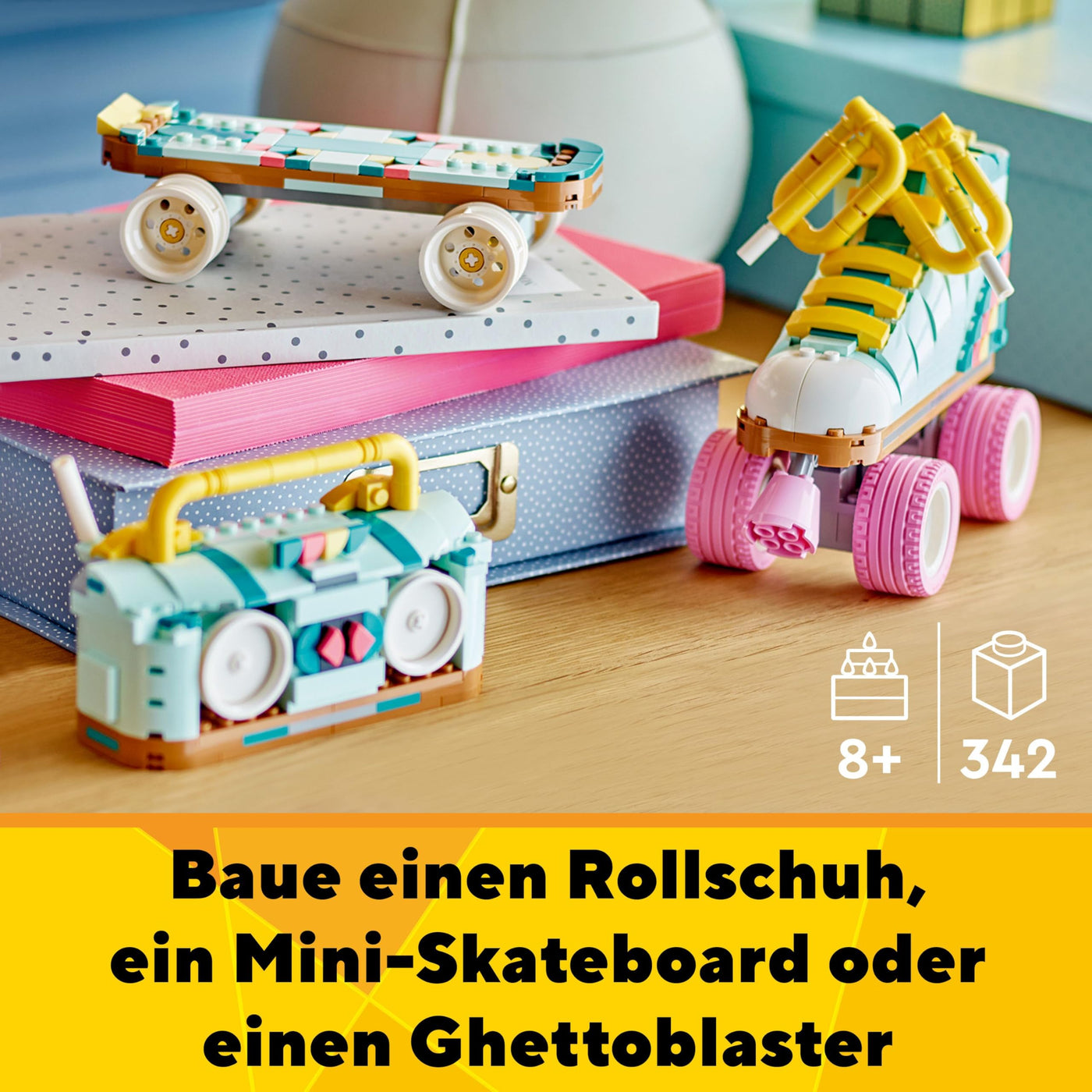 LEGO Creator 3-in-1 Retro Rollschuh – Spielzeug zum Bauen und Ausstellen - Verwandelt sich in ein Mini-Skateboard oder ein Boombox Radio – Kreatives Geschenk für Mädchen und Jungen ab 8 Jahren – 31148