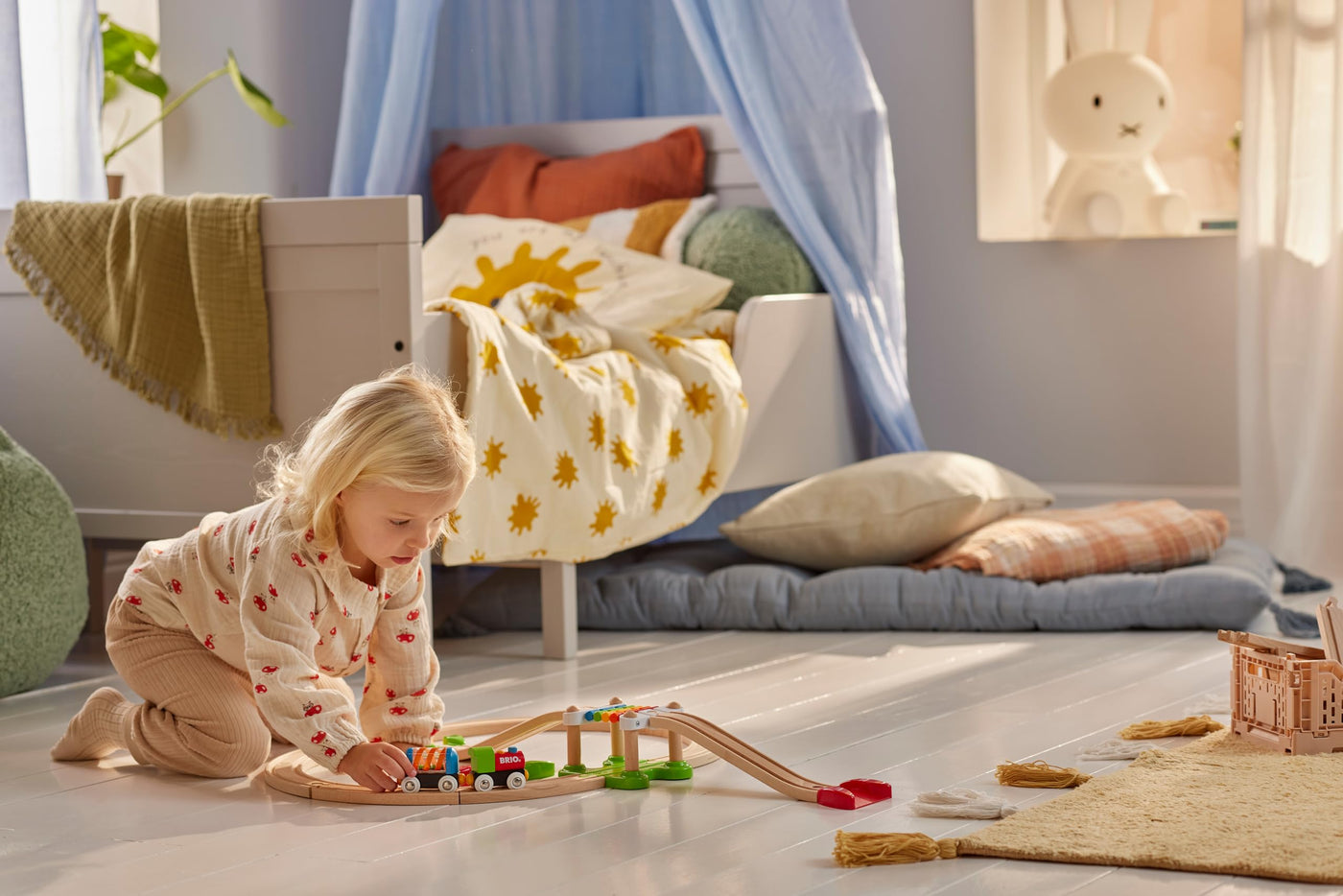 BRIO World 33727 Mein erstes Bahn Spiel Set - Zug mit Waggon, Schienen & Hängebrücke für Kleinkinder Einsteiger-Set empfohlen ab 18 Monaten