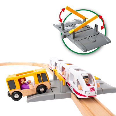 BRIO World 33940 Deutsche Bahn Ice Set - Eisenbahn-Set mit Schienen, Bahnhof und Zug im Stil der DB - Empfohlen ab 3 Jahren