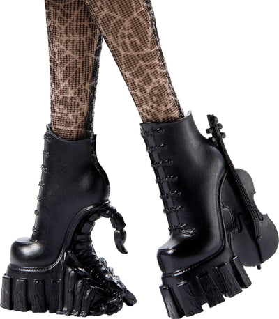 Monster High Wednesday Puppe und Accessoires, Wednesday Addams Sammelfigur in Nevermore Academy Uniform mit Eiskaltem Händchen und Rucksack, Puppenständer, HXJ04