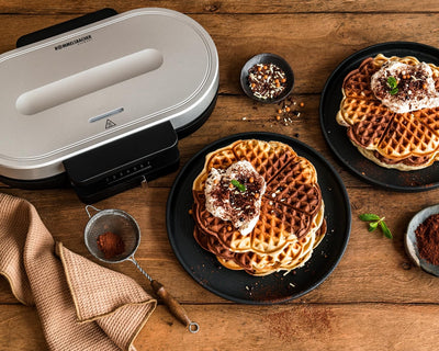 ROMMELSBACHER Waffel Automat WA 1250, für 2 Herzwaffeln, je 16 cm, Ø Antihaftbeschichtung, Backampel, stufenlos regelbar, 1250 Watt, schwarz/silber