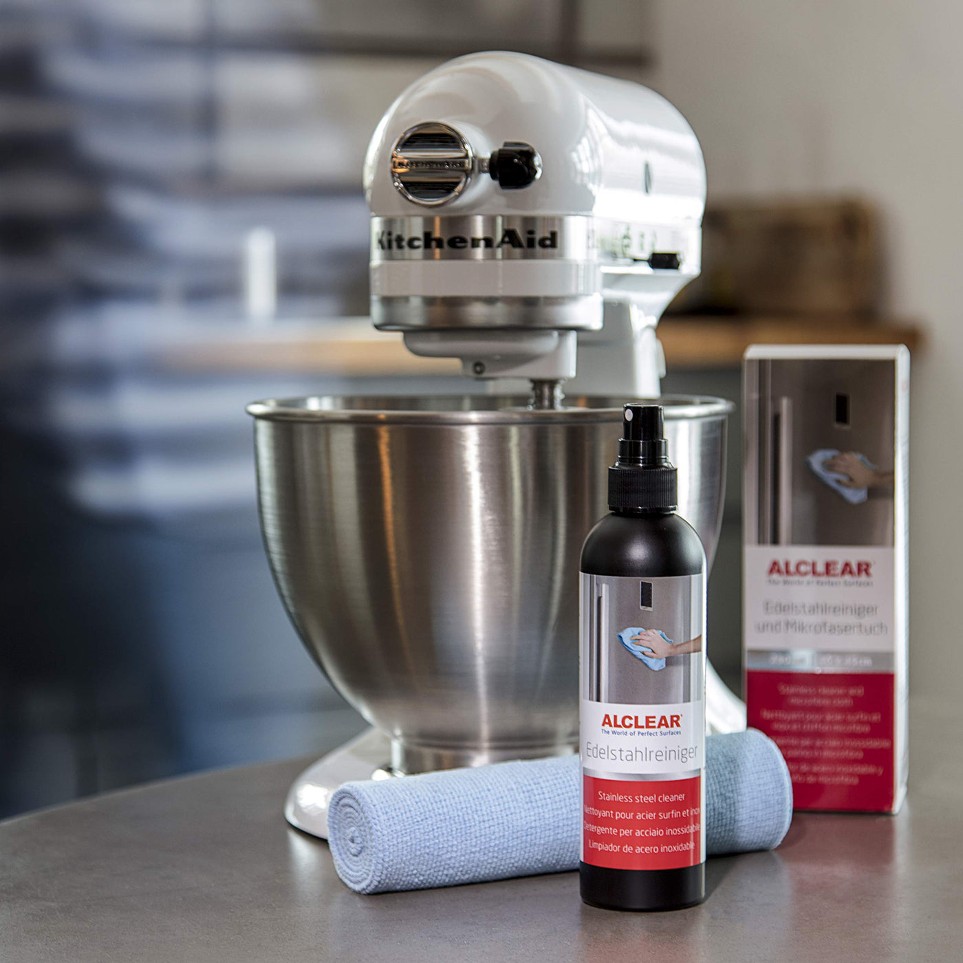 ALCLEAR 721ER Profi Edelstahlreiniger 250 ml mit Profi Mikrofasertuch, reinigt Edelstahl streifenfrei, gegen Schmutz, Fingerabdrücke und Fett
