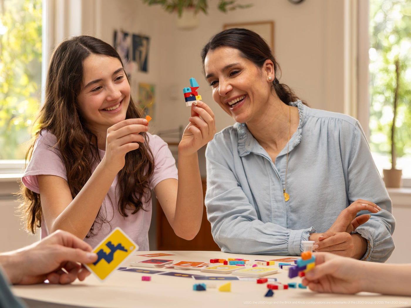Asmodee Brick Like This! Das offizielle Lego-Partyspiel - Schnelles, lustiges Bauspiel für Familien, Kinder, Jugendliche und Erwachsene – 15 Minuten, für 2-8 Spieler ab 7 Jahren, Deutsch Version