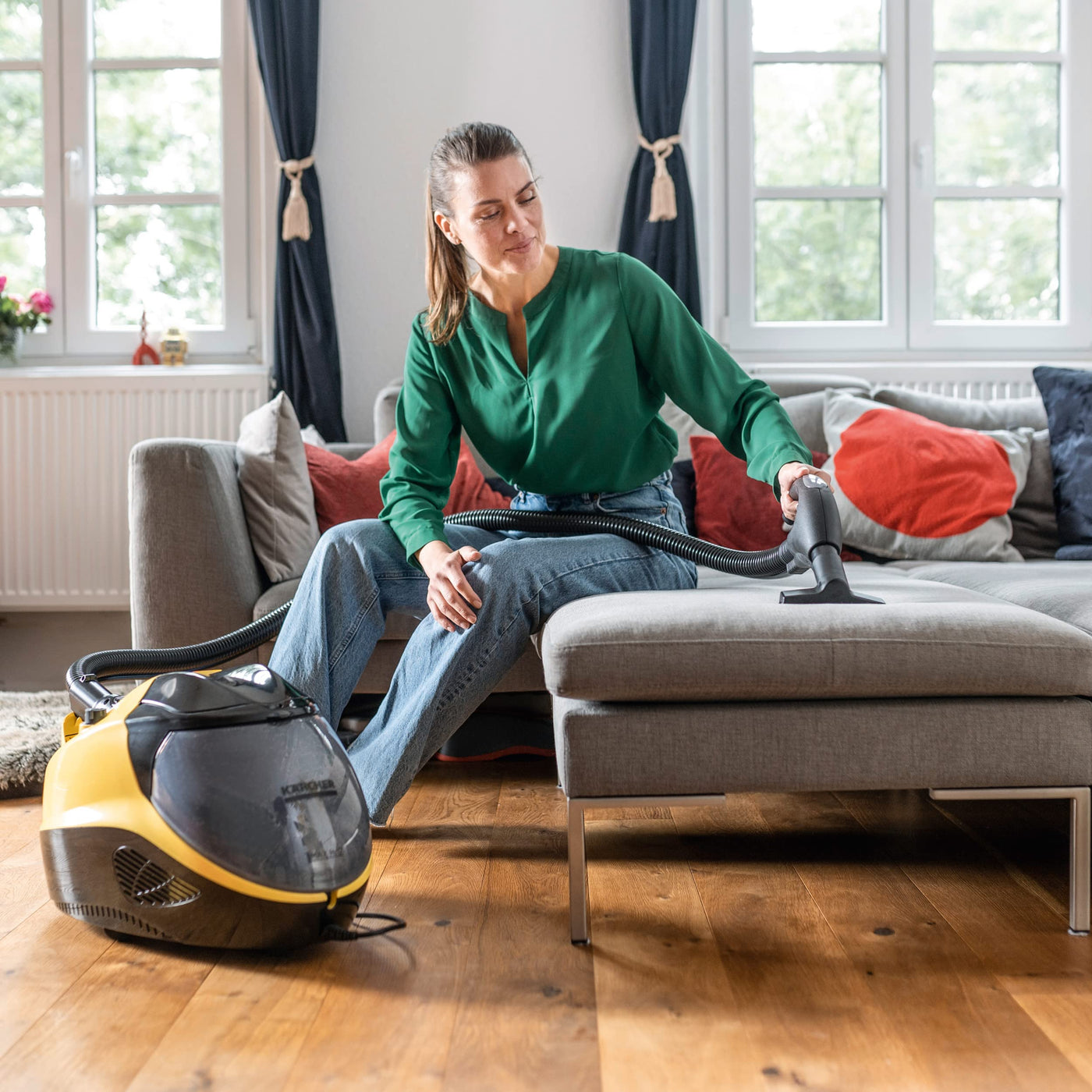 Kärcher Dampfsauger SV 7 (Leistung: max. 2200 Watt, Aufheizzeit: 5 min, Dampfen Saugen und Trocknen in einem Arbeitsgang, mehrstufiges Filtersystem, für alle Hart- und Teppichböden geeignet), Gelb