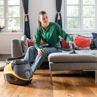 Kärcher Dampfsauger SV 7 (Leistung: max. 2200 Watt, Aufheizzeit: 5 min, Dampfen Saugen und Trocknen in einem Arbeitsgang, mehrstufiges Filtersystem, für alle Hart- und Teppichböden geeignet), Gelb