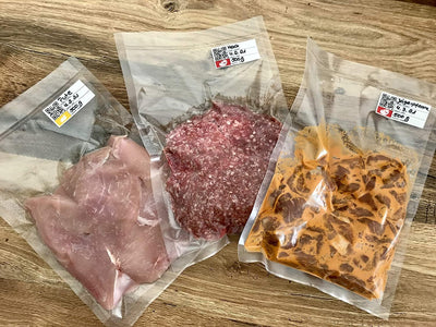 CASO Profi- Folienrollen 25x600 cm / 2 Rollen, für alle Vakuumierer, BPA-frei, sehr stark & reißfest ca. 150µm, aromadicht, kochfest, Sous Vide, wiederverwendbar, inkl. Food Manager Sticker