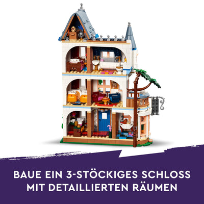 LEGO Friends Burg mit Ferienunterkunft, Hotel-Spielset für Kinder und Teenager ab 12 Jahren mit 4 Spielfiguren, Hund und Zubehör, Geschenkidee für Mädchen und Jungen 42638