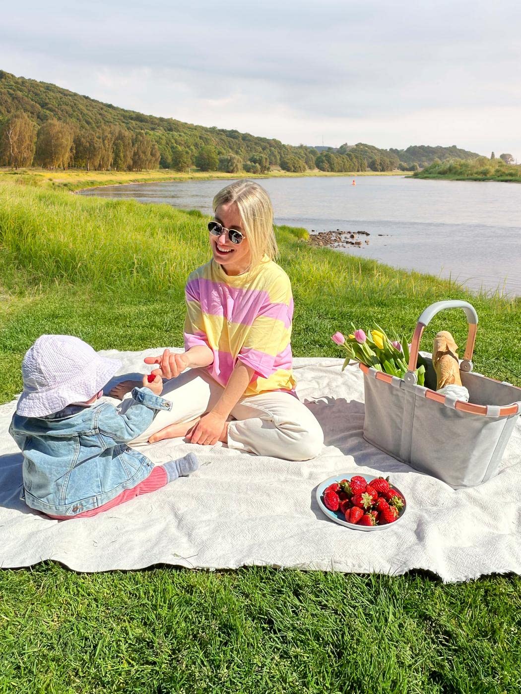reisenthel carrybag twist sky rose– Stabiler Einkaufskorb mit viel Stauraum und praktischer Innentasche – Elegantes und wasserabweisendes Design