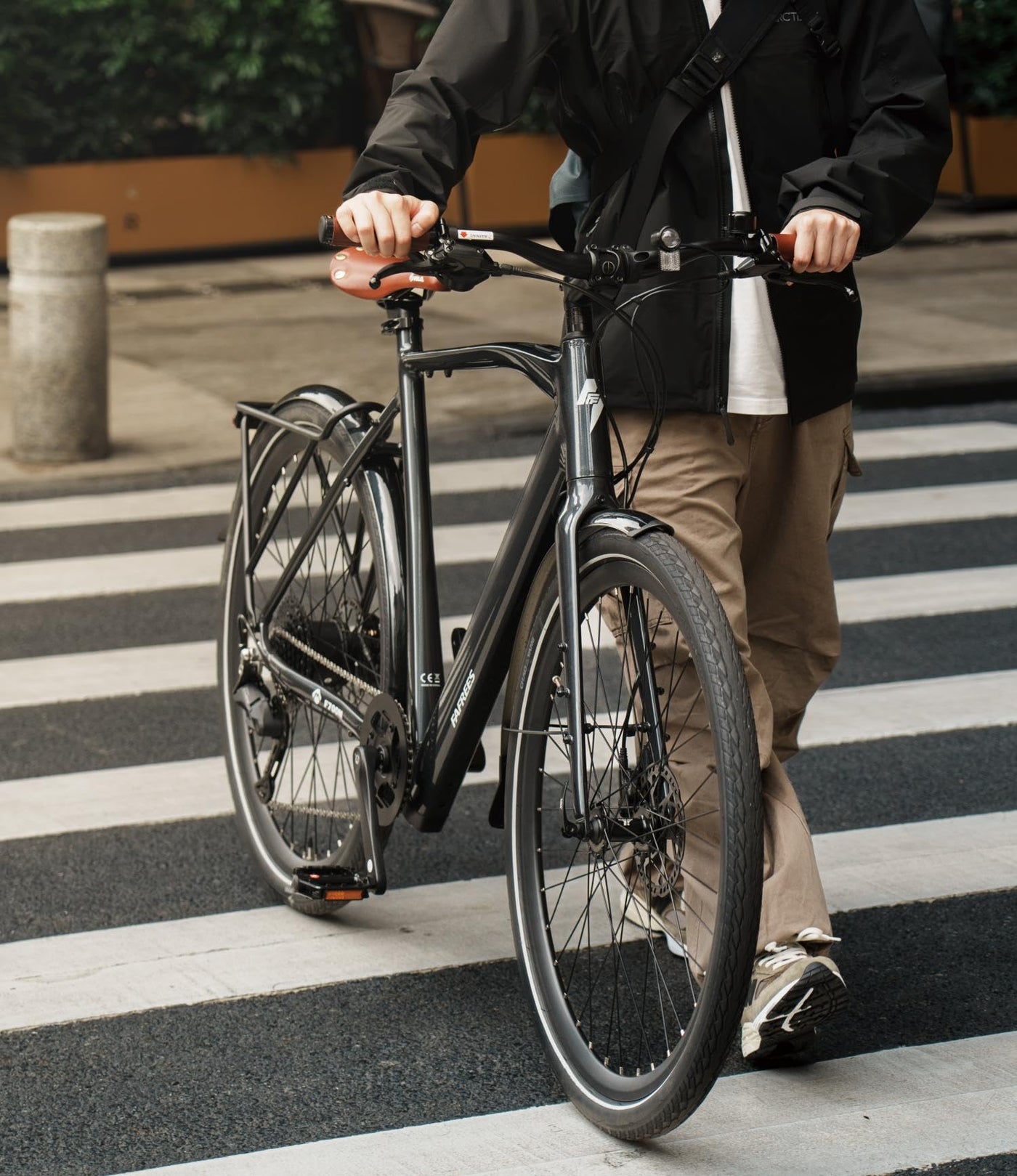 Fafrees F700 E Bike 28 Zoll, Elektrofahrrad 250W 25km/h, Ebike Herren 10Ah Akku, City E-Bike Damen Drehmomentsensoren, Pedelec Hydraulische Scheibenbremsen, Reichweite 100km (M, Schwarz)