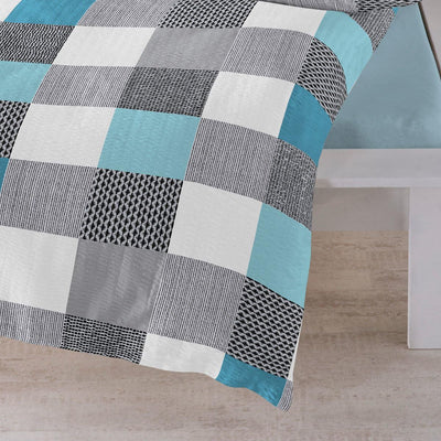 Traumschlaf Seersucker Bettwäsche Set • luftig leichte Sommerbettwäsche im Quadrate Design bügelfrei mit Reißverschluss • 135x200 cm + 80x80 cm