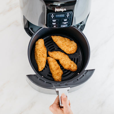 Ninja Air Fryer Heißluftfritteuse, 3,8L Airfyer, Antihaftbeschichtung, spülmaschinenfester Korb, 2-4 Portionen, digital, 4-in-1, Grau & Schwarz, AF100EU