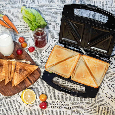 Aigostar Sandwichmaker für Dreieckige Sandwichtoasts, 800 W mit Antihaftbeschichtung, Doppelseitiges Backen bei Konstanter Temperatur, Vertikale Lagerung, Rutschfeste Füße, BPA-frei
