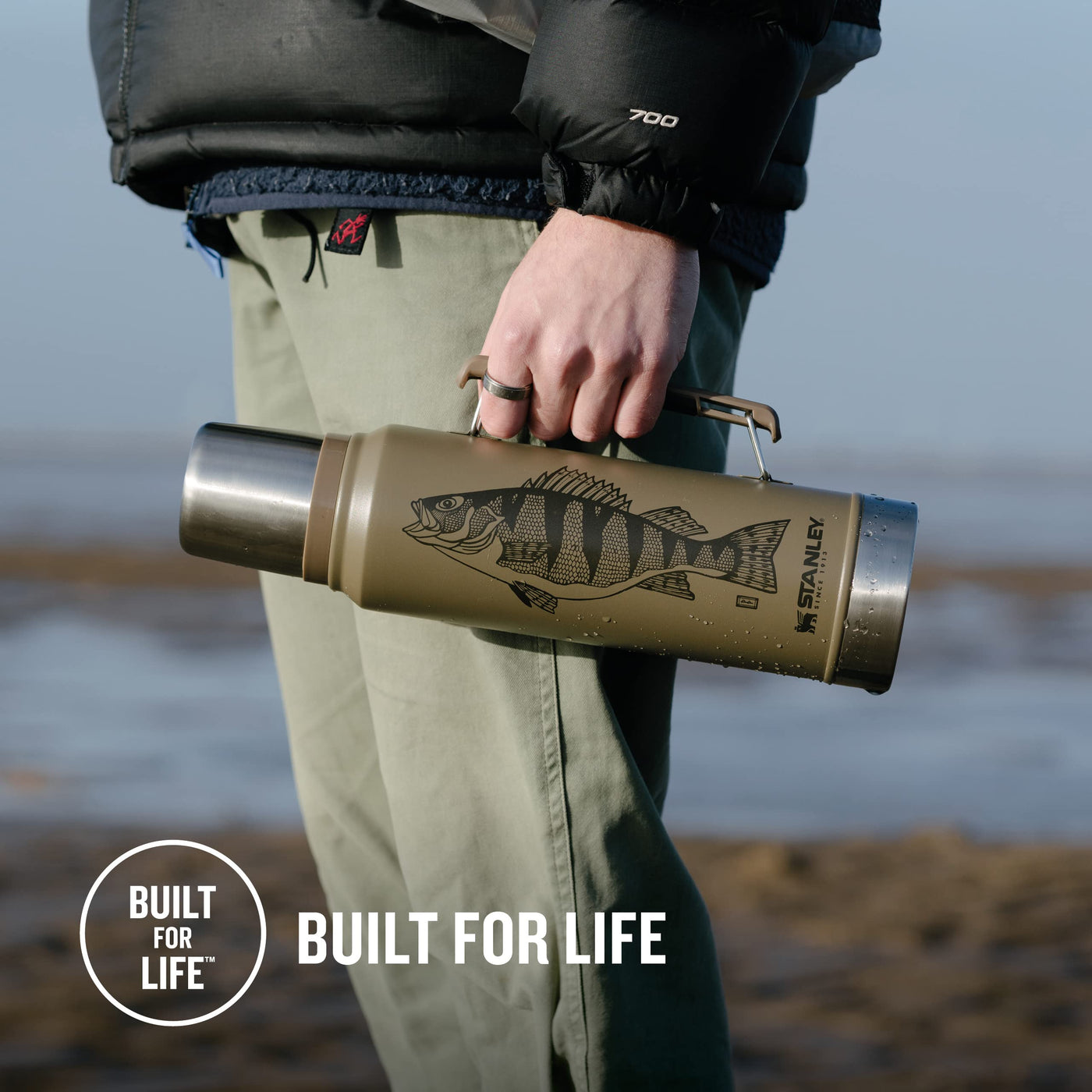 Stanley Classic Legendary Thermosflasche 1L - Thermos Hält 24 Stunden Heiß oder Kalt - Edelstahl Thermoskanne - BPA-Frei - Spülmaschinenfest - Tan Peter Perch