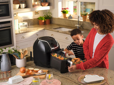 Russell Hobbs Heißluftfritteuse Doppelkammer [2 Fächer je 4,25l, nur getrennt nutzbar, Gesamtvolumen 8,5l] Rapid Air Fryer Technik (8 Programme, spülmaschinenfest,Touchscreen) AirFryer 27290-56S