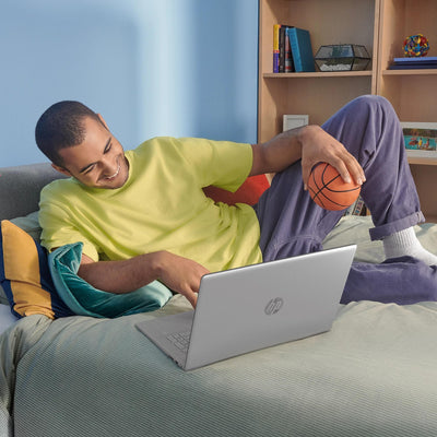 HP 17-cn3171ng・Intel® Core i7・43,9 cm (17.3")・1920 x 1080 Pixel・8 GB・512 GB・FreeDOS (BG4U0EA)