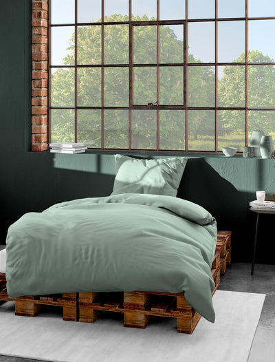 liebling Satin Bettwäsche grün, 1 x Bettbezug 135 x 200 cm + 1 x Kissenbezug 80 x 80 aus 100% seidig weicher Baumwolle, 60 Grad, Ökotex Made in Green