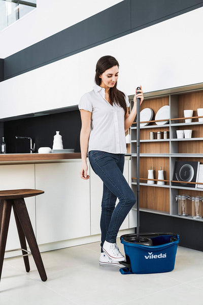 Vileda Turbo EasyWring & Clean Bodenwischer Komplett Set, Wischmopp und Eimer mit PowerSchleuder, blau