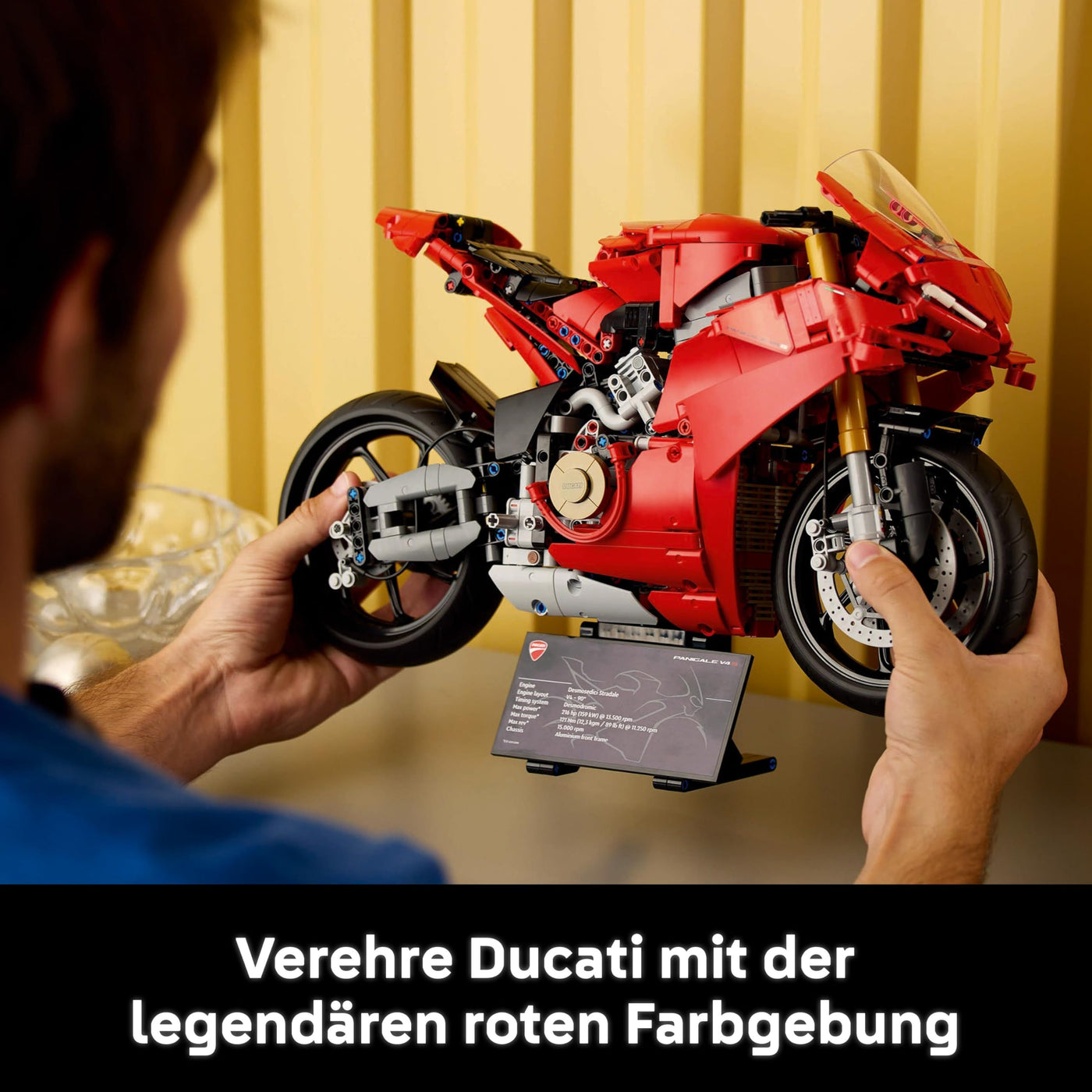 LEGO Technic Ducati Panigale V4 S Motorrad, baubares Motorradmodell, Bausets für Erwachsene, Männer und Frauen, ab 18 Jahren, Geschenkidee für Fans von Ducati und Motorrädern 42202