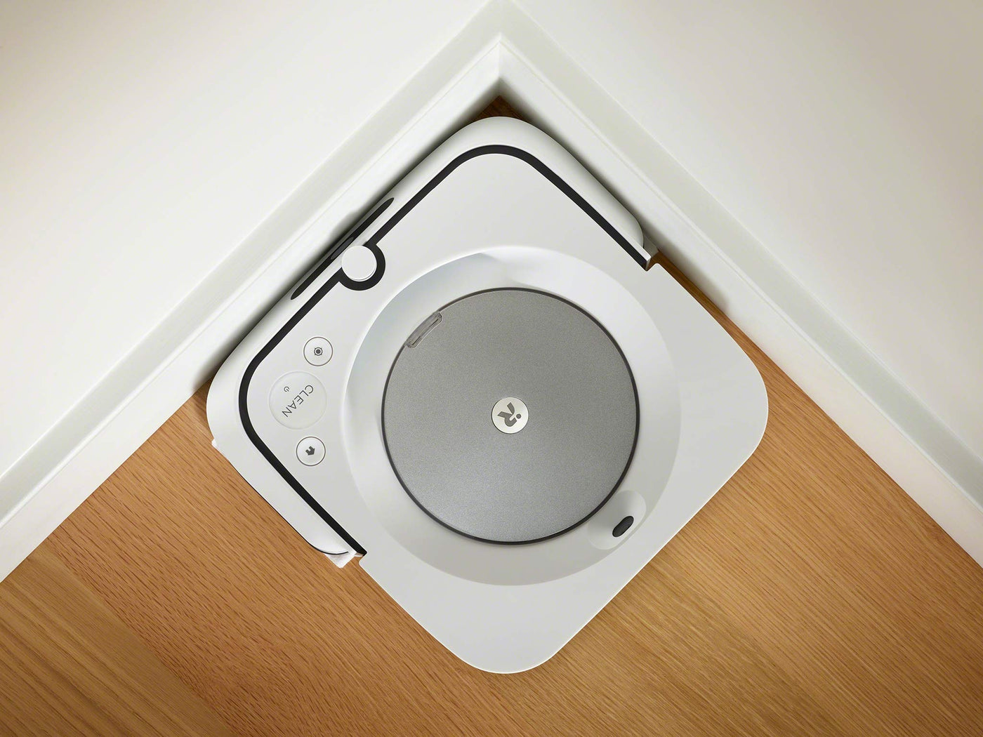 iRobot Braava Jet m6 (m6138) Wischroboter mit Präzisions-Sprühstrahl, Nasswischen und Trockenfegen, Kompatibel mit Sprachassistenten, koppelbar mit Roomba, WLAN, Farbe: weiß/Silber