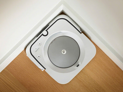 iRobot Braava Jet m6 (m6138) Wischroboter mit Präzisions-Sprühstrahl, Nasswischen und Trockenfegen, Kompatibel mit Sprachassistenten, koppelbar mit Roomba, WLAN, Farbe: weiß/Silber