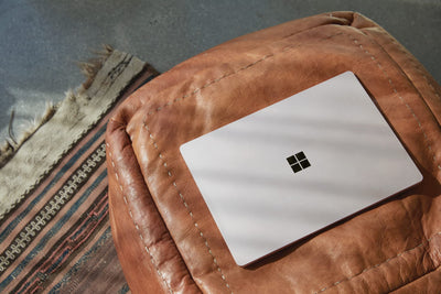 2019 Microsoft Surface Laptop 3 mit Intel Core i7-1065G7 (15-zoll, 16GB RAM, 256GB SSD) (QWERTY Englisch) Platin (Generalüberholt)