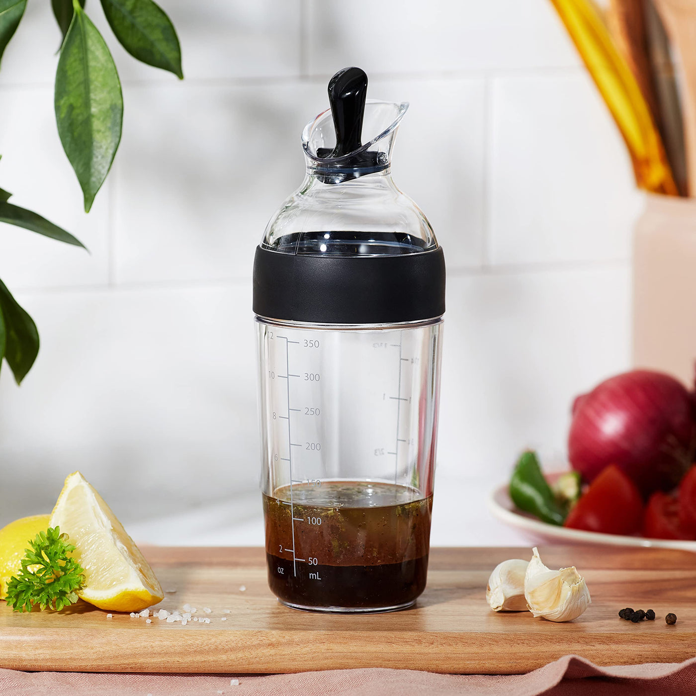 OXO Good Grips Salatdressing-Shaker groß, 350 ml – schwarz
