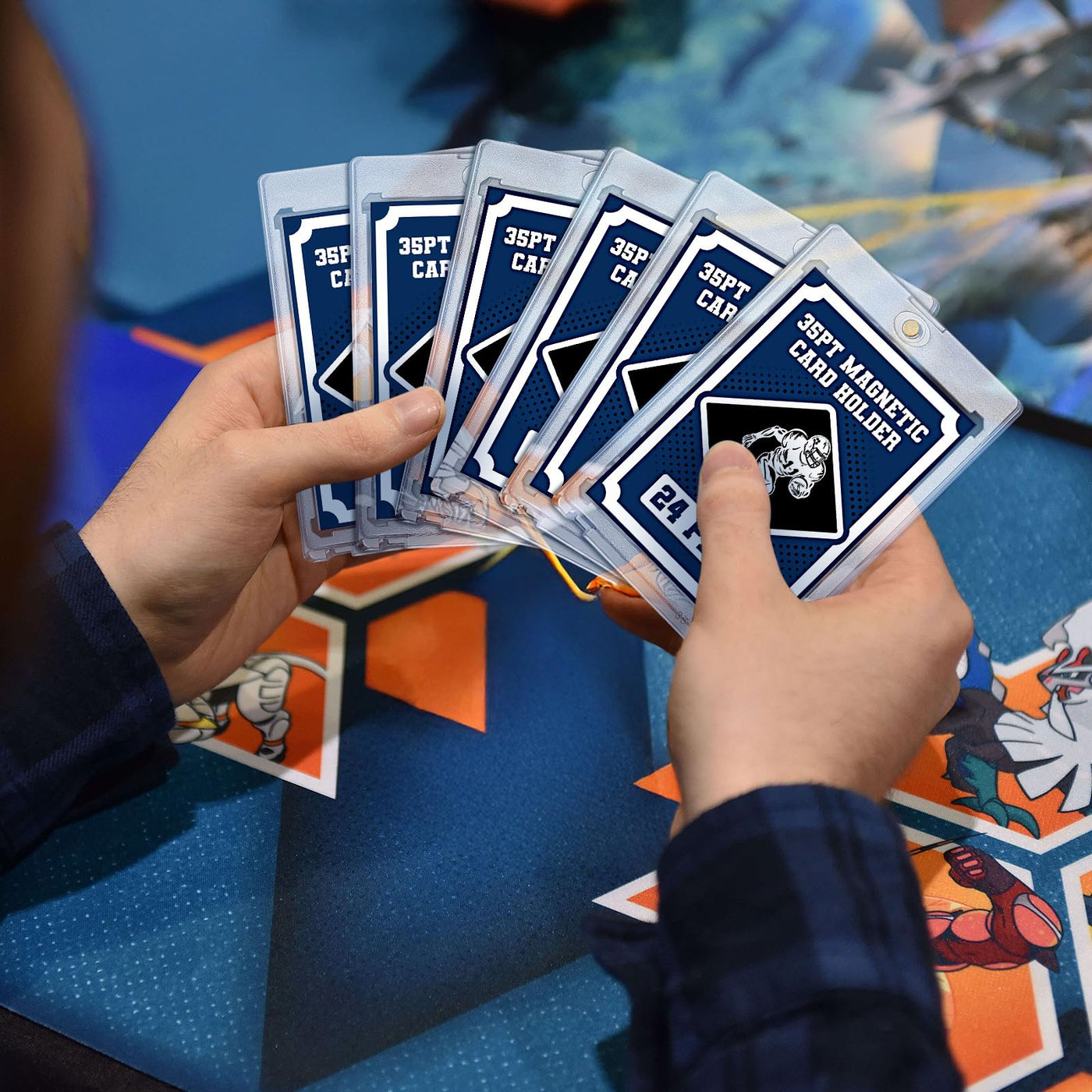 35pt Magnetic Card Holder Sammelkarten Hüllen UV-Schutz Kunststoff,24 Pack Baseball Karten Schützer Hartplastik für sammelbare Sport-Karten Acryl Display Kartenkoffer Fit 2.5x3.5in