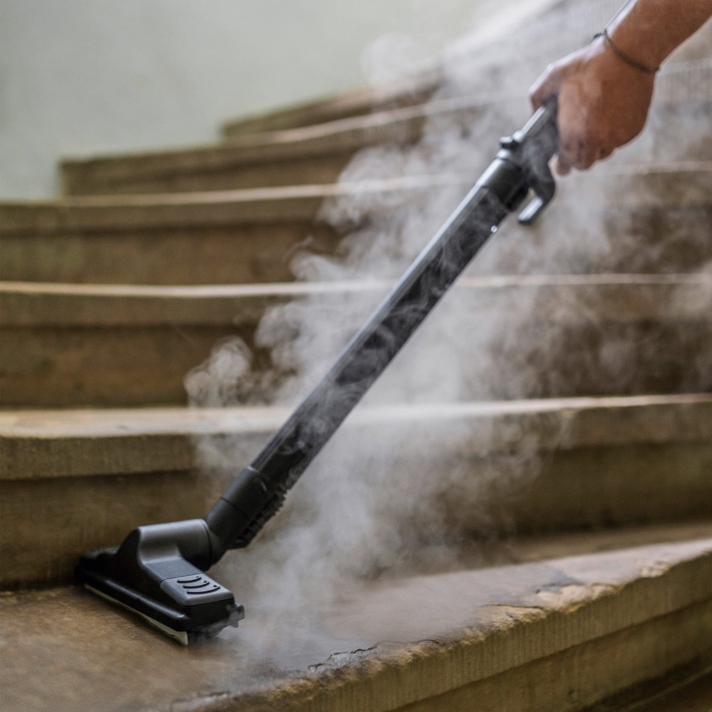 Kärcher Dampfsauger SV 7 (Leistung: max. 2200 Watt, Aufheizzeit: 5 min, Dampfen Saugen und Trocknen in einem Arbeitsgang, mehrstufiges Filtersystem, für alle Hart- und Teppichböden geeignet), Gelb