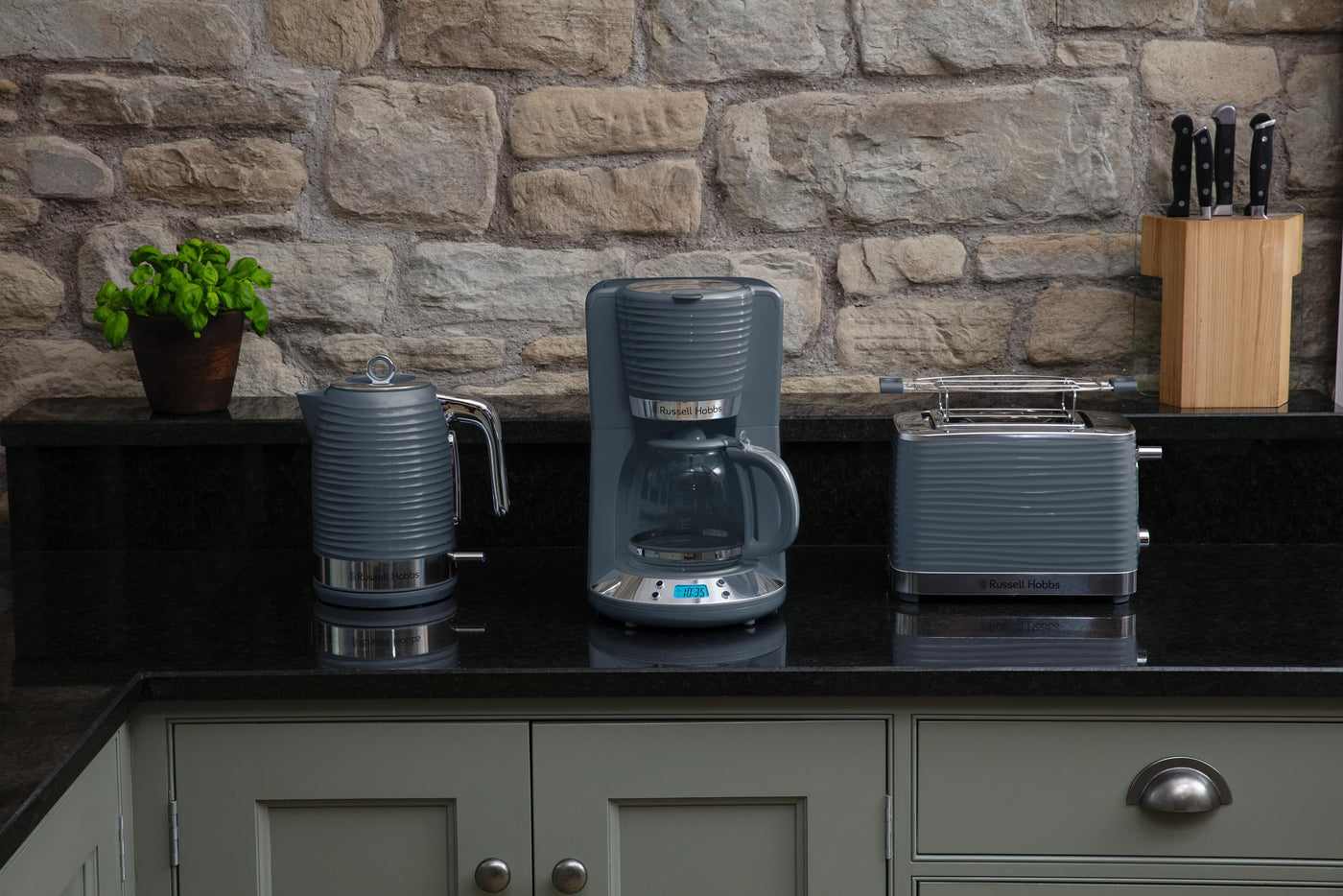 Russell Hobbs Toaster [für 2 Scheiben] Inspire Grau mit hochwertiger Hochglanz-Struktur (extra breite Toastschlitze, inkl. Brötchenaufsatz, 6 Bräunungsstufen + Auftau- & Aufwärmfunktion) 24373-56