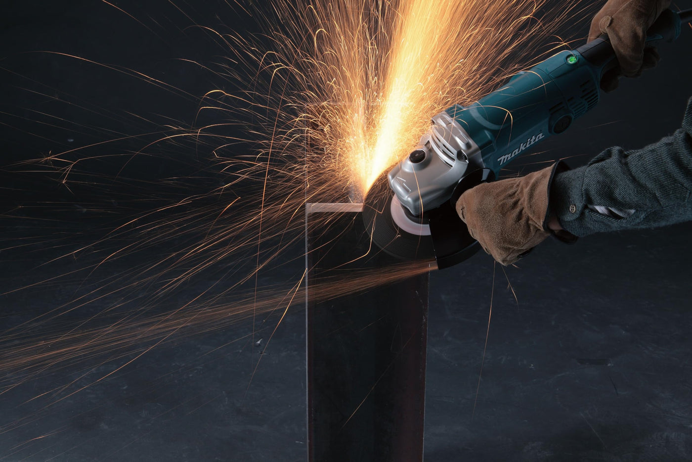 Makita GA9050R Winkelschleifer 230 mm, 2.000 W, Schwarz, Cyan, Silber, (L x B x H) 455 x 250 x 132 mm