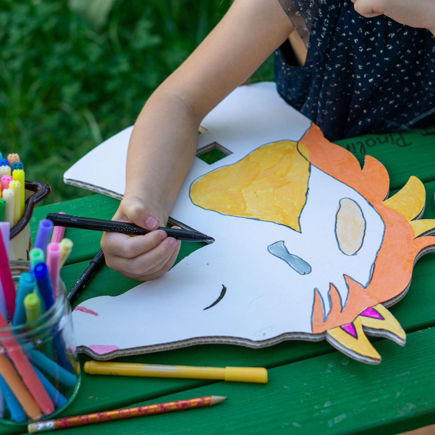 FOLDZILLA Steckenpferde 10er Set aus Pappe 115 x 40 x 25 cm Hobbyhorse Stockpferde - Pferd weiß zum Bemalen und Bekleben