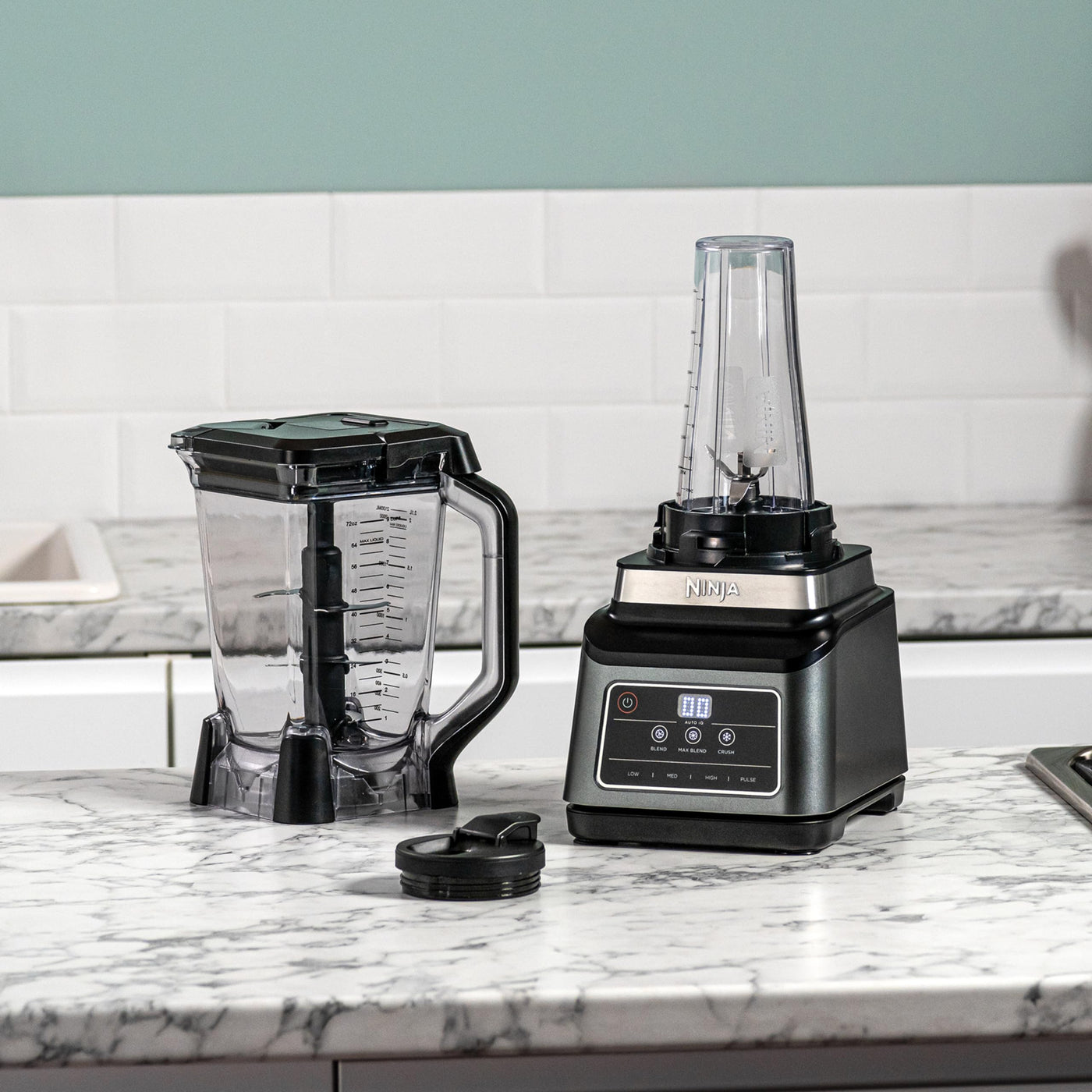Ninja 2-in-1 Mixer mit 3 Programmen; Mixen, Max Mixen und Zerkleinern & 4 manuellen Einstellungen, 2,1L Krug & 700ml Becher, 1200W, spülmaschinenfest, Auto-iQ, Schwarz BN750EU